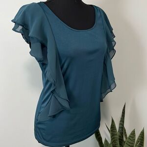 ⭐️ THE LIMITED Ruffle sleeve and side top ⭐️